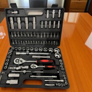 CAJA DE HERRAMIENTAS DE 94 PIEZAS