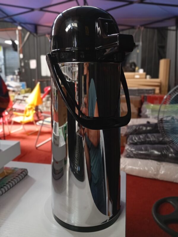 TERMO CROMADO PARA BEBIDAS CALIENTES O FRIAS 1.9L - Imagen 3